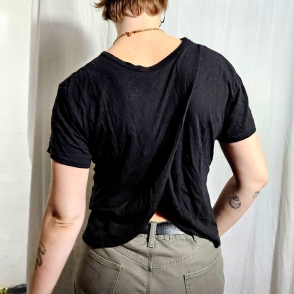 Free Label Tulip Tee - Picture 2 of 7